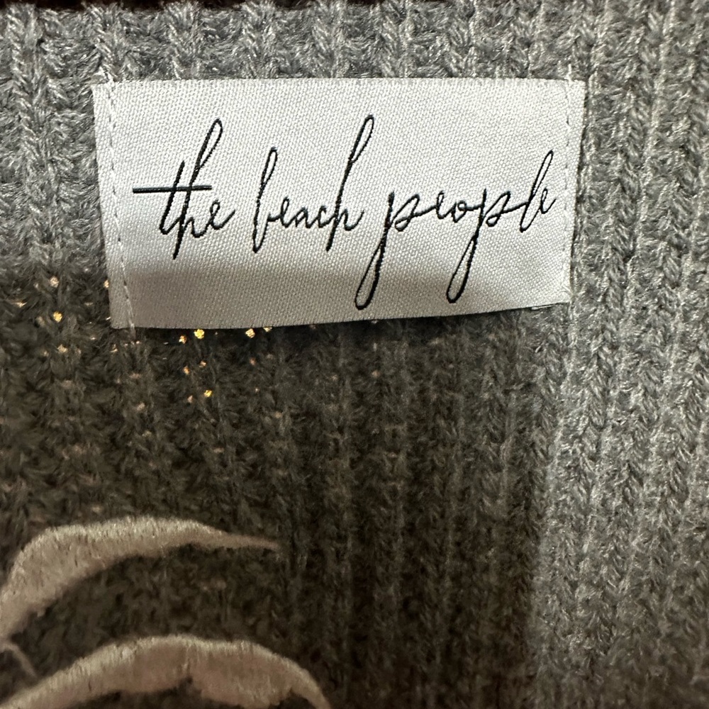 Beach people gray cardigan sweater large.